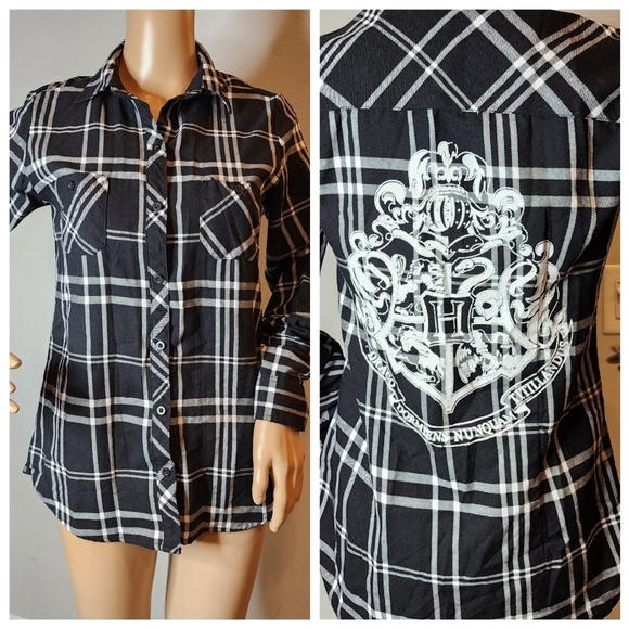 Harry Potter Hogwarts Plaid Woven Button-Up. Black white. Size small. - Picture 1 of 16